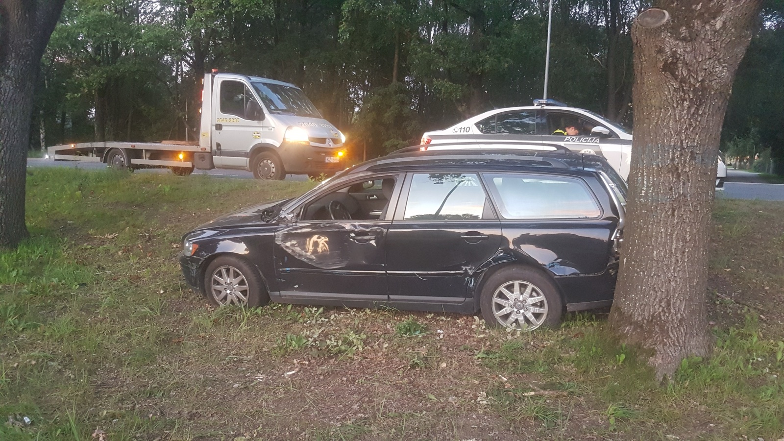 Autoevakuators ved vecu un nolietotu spēkratu uz sertificētu utilizāciju